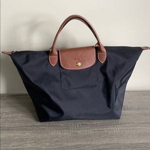 BLACK SHORT HANDLE LONGCHAMP PLIAGE TOTE